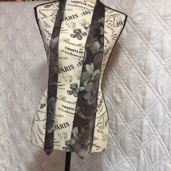 Purple Floral Tie - Picture 2 of 10